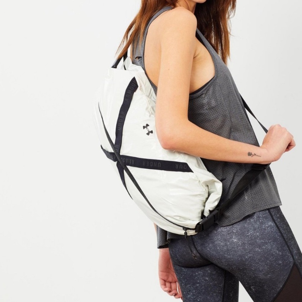 Under Armour storm white black strap beltway workout gym crossbody sling bag - Picture 1 of 10